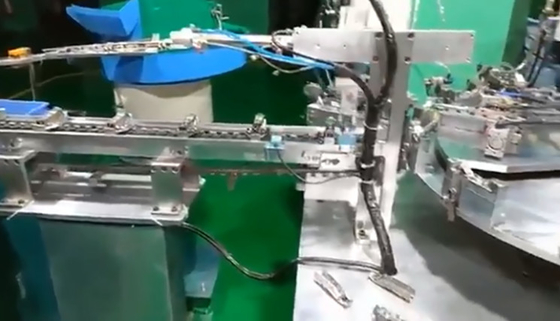 De grote Machine van de het Materiaal Automatische Assemblage van de Douaneautomatisering voor de Scharnier van de Kabinetsdeur