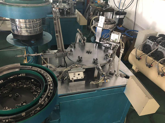 De Scharnier van de garderobe Hydraulisch Buffer Intelligent het Assembleren Materiaal 220V